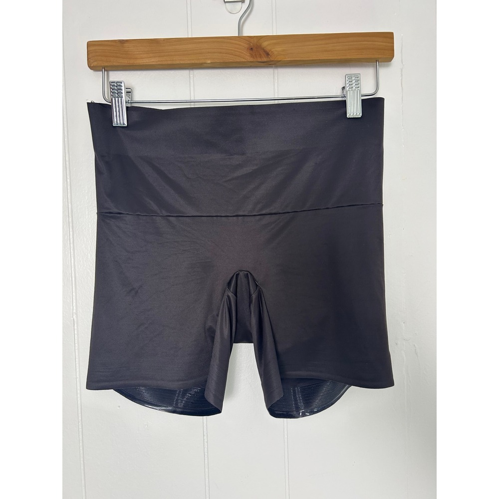Miraclesuit Shapewear Shorts Women L Black Control Slimming undergarment Shaper